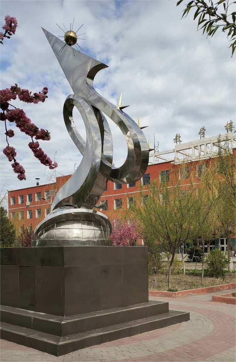 宝龙山镇第三小学