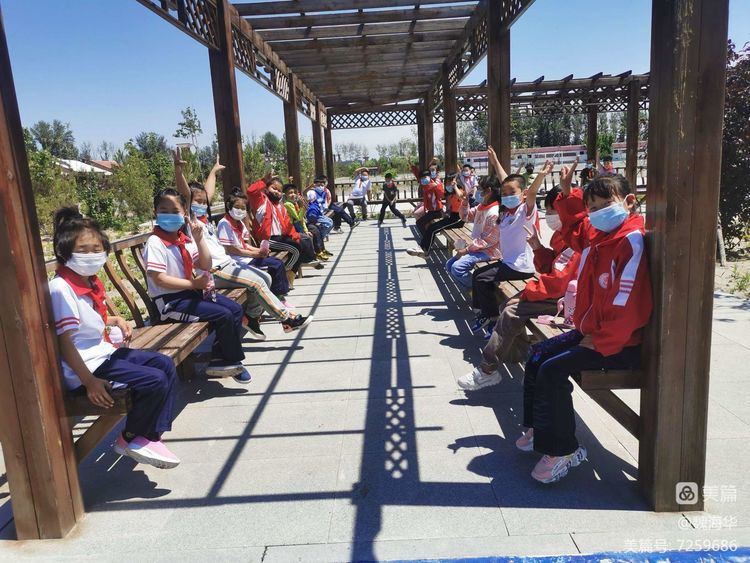 希伯花镇中心校