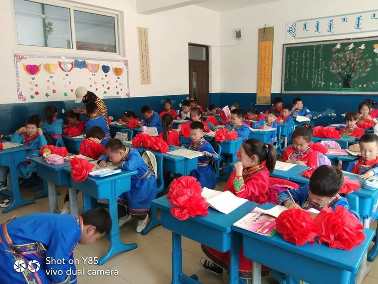 宝龙山镇中心校