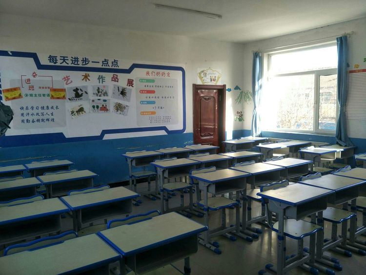 敖包苏木中心校