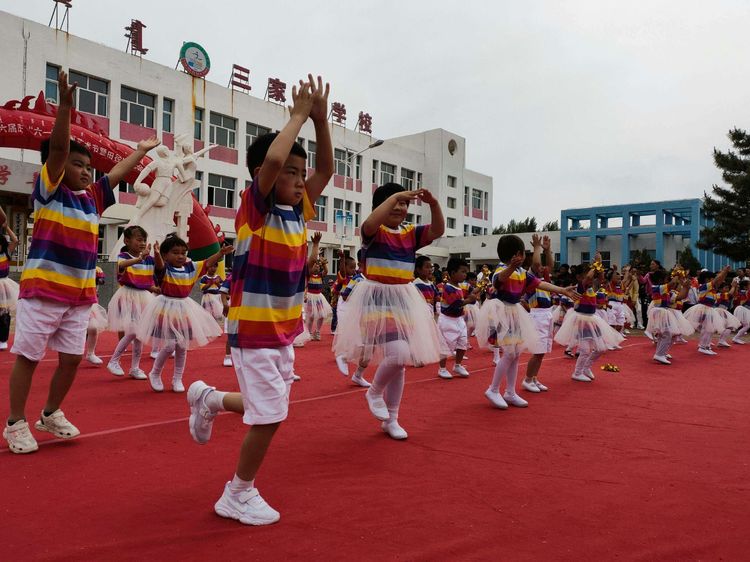 库伦镇三家子学校